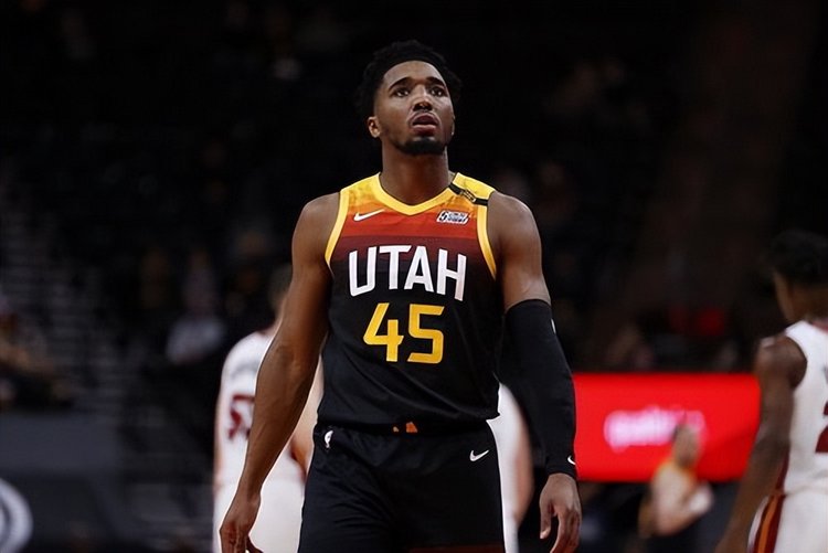 广厦男篮的 广厦男篮的