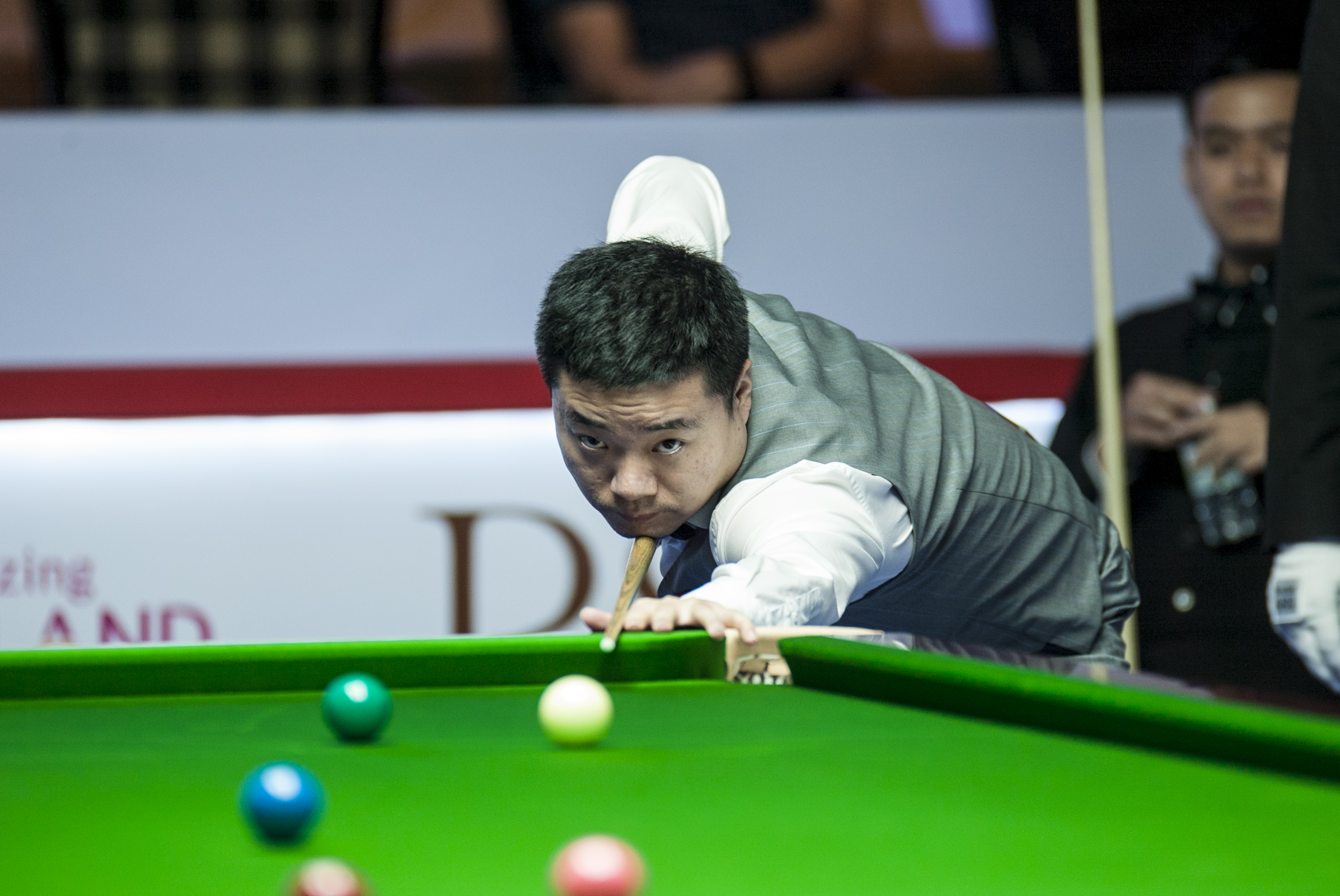 更为年轻球 更为年轻球