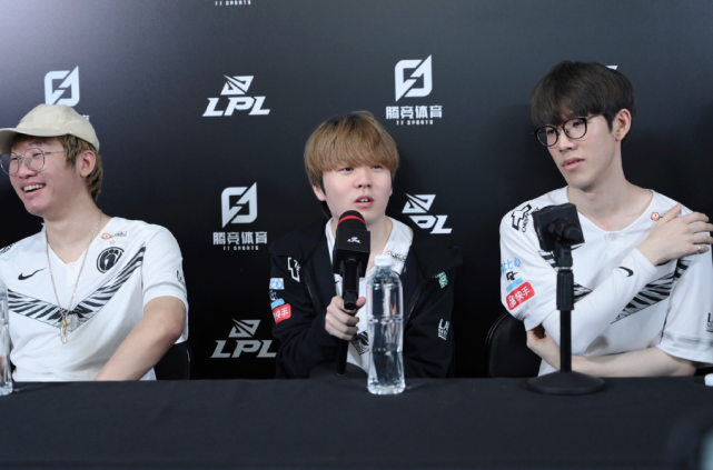 选择项目并 选择项目并